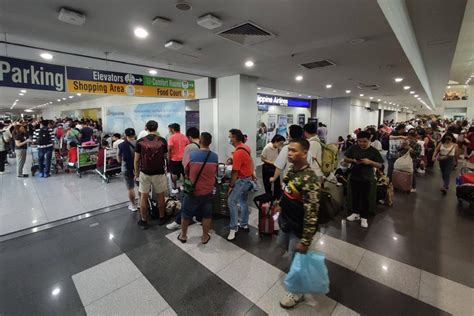 Power outage grounds NAIA Terminal 3 flights | The Manila Times