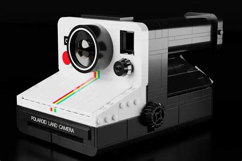 LEGO Ideas Polaroid OneStep SX-70 Is Ready to Take Instant Minifig Photos