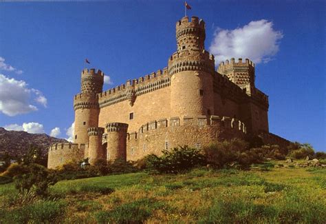 Find out about castles in Medieval times - Cundall ManorForm 3