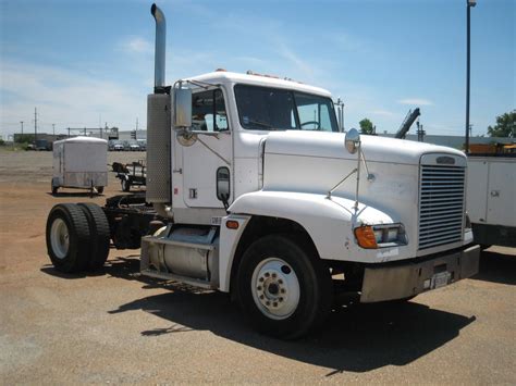 1995 FREIGHTLINER FLD120 SINGLE AXLE, DAYCAB SEMI TRACTOR,