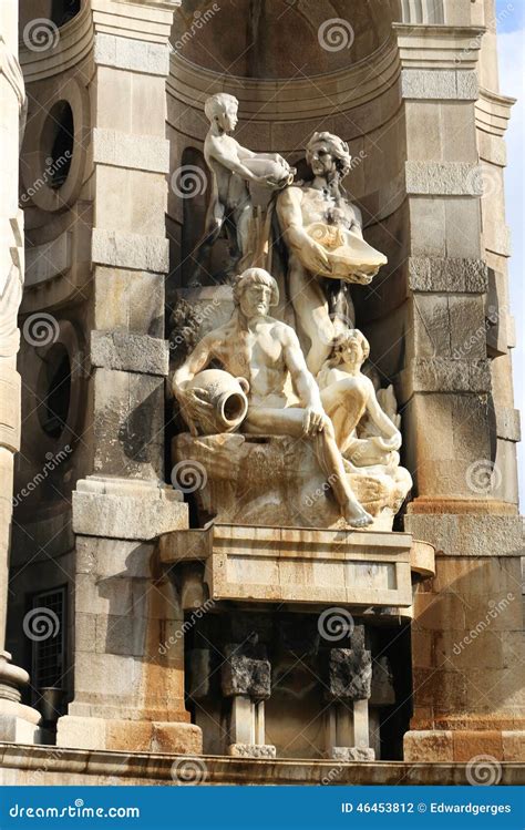 Historic Statue in Barcelona Stock Photo - Image of cloud, fountain: 46453812