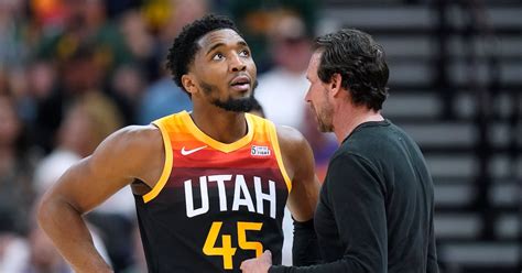 Why have the Utah Jazz struggled in fourth quarters this season?