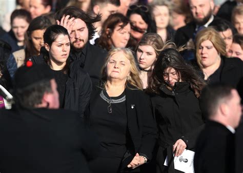 Photo : Eileen O'Riordan - Obsèques de Dolores O'Riordan en l'église Saint Ailbe à Ballybricken ...