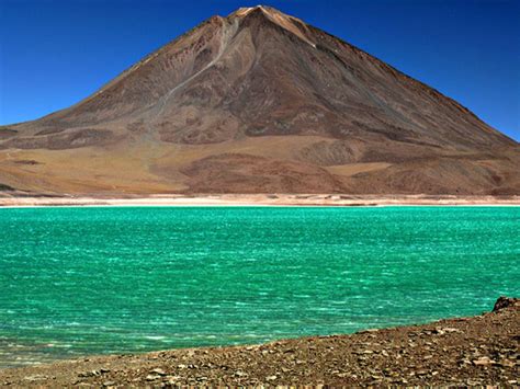 Tourism: Laguna Verde Bolivia