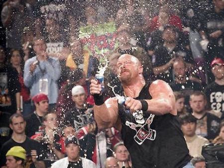 WWE CHAMPION 2011: Stone Cold Beer