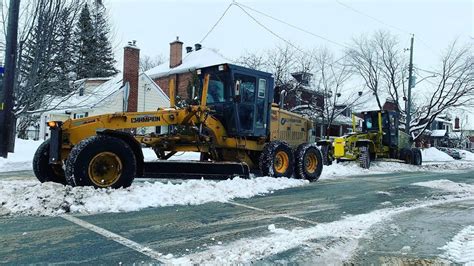 Snow bank Removal in the residential area of Ottawa - YouTube