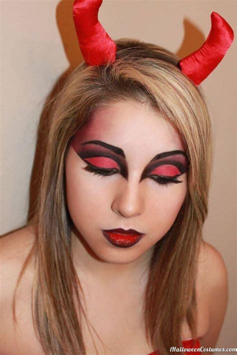 Complete List of Halloween Makeup Ideas { 60+ Images }