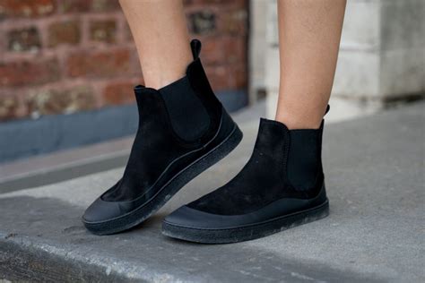 11 Best Barefoot Chelsea Boots: Foot-shaped and Flat