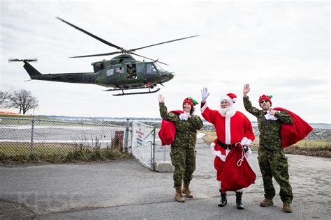 Santa rides Griffon helicopter to Kingston General Hospital - Kingston | Globalnews.ca
