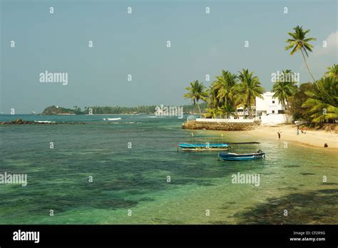 Unawatuna beach, Sri Lanka Stock Photo - Alamy