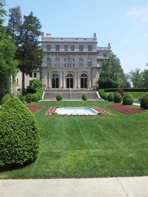 Beautiful landscaping | Classic mansion, Mansions, House styles