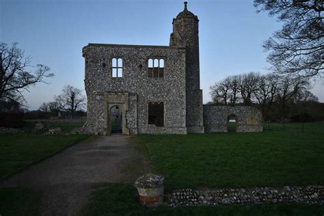 Best Castles in Norfolk - Historic European Castles