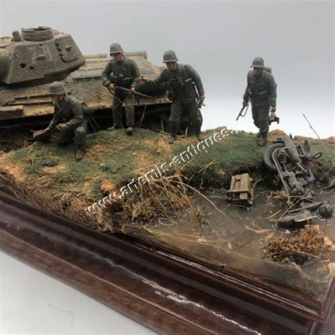 German Tank and Soldiers WW2 Diorama