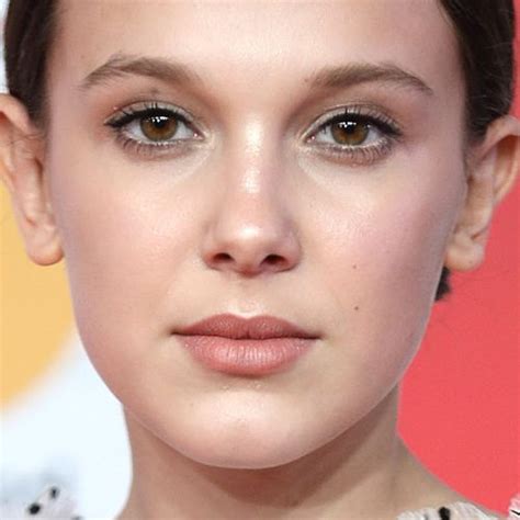 Millie Bobby Brown Makeup: Beige Eyeshadow, Black Eyeshadow & Nude ...