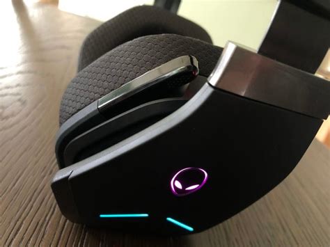 Alienware AW988 Wireless Gaming Headset Review - IGN