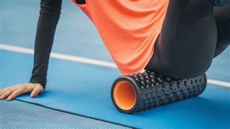 Foam rolling for runners: improve mobility and performance | Advnture