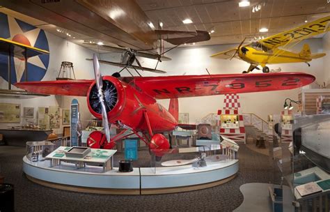 Amelia Earhart's Lockheed 5B Vega | Amelia earhart, Lockheed, Air and space museum