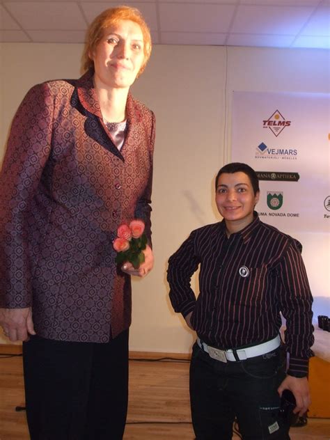 Top 10 Tallest Women in the World | Top Ten World