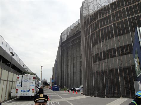 StadiumPage.com - Yankee Stadium Demolition - October 9, 2009