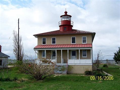 Point Lookout Lighthouse, MD, via Flickr. Lighthouse Lighting, Lighthouse Photos, Point Lookout ...