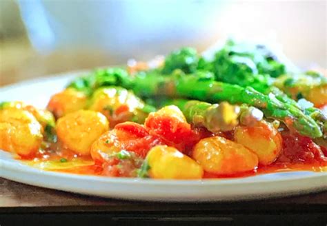 Jamie Oliver sweet tomato gnocchi with asparagus and homemade spinach ...