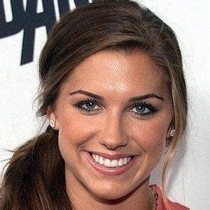 Alex Morgan - Bio, Facts, Family | Famous Birthdays