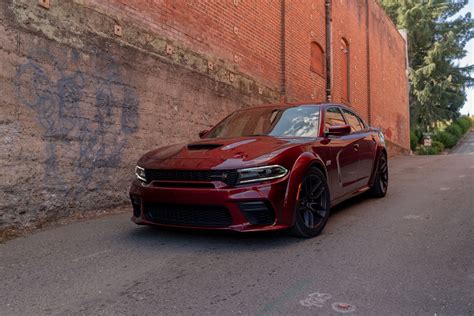 Обзор Dodge Charger 2023 года, цены и характеристики