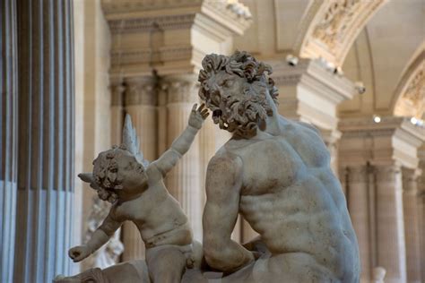 Paris: Louvre Museum Highlights Guided Tour With Ticket