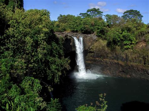 Rainbow Falls - Big Island Hawaii Photograph by Daniel Hagerman