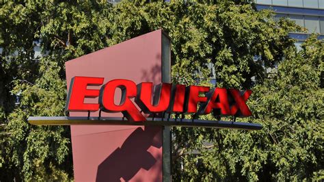 Equifax Won't Give Anyone $125 After All | GQ