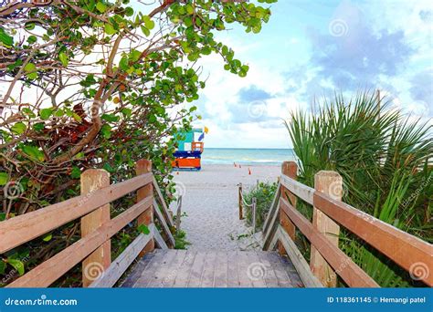 Miami Beach boardwalk stock image. Image of ocean, miami - 118361145