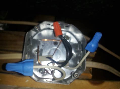 electrical - Why are the neutral wires not connected in this box? - Home Improvement Stack Exchange