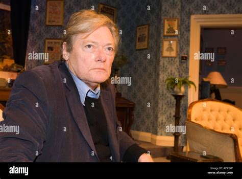 Actor simon ward hi-res stock photography and images - Alamy