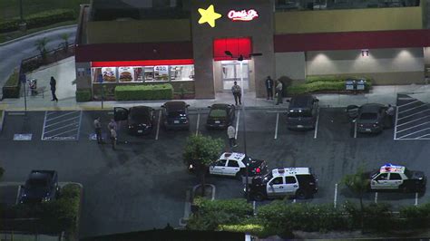 1 injured in shooting at Compton Carl's Jr. restaurant - ABC7 Los Angeles