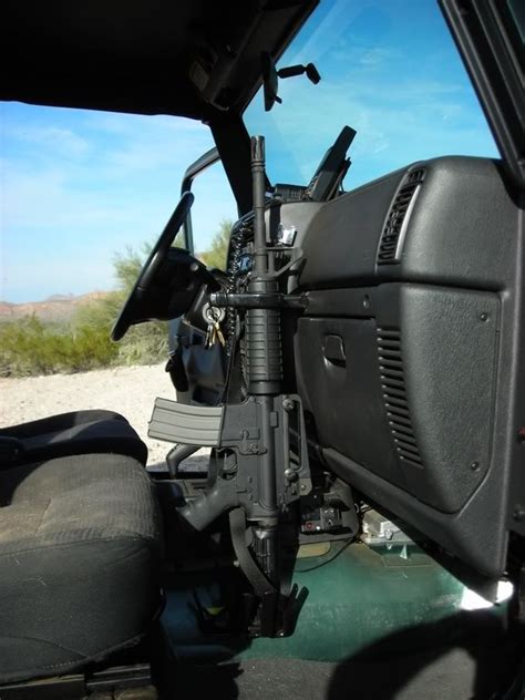 Rifle rack for jeep