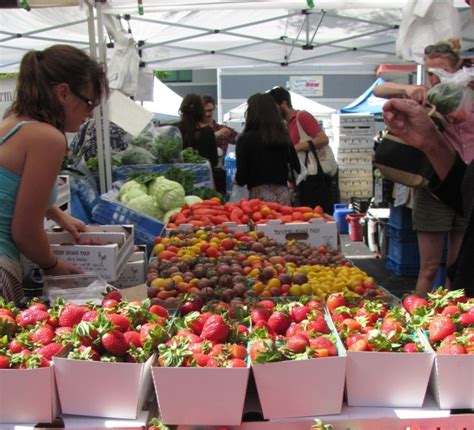 Seven Reasons to Visit East Bay Farmers' Markets This Fall | KQED