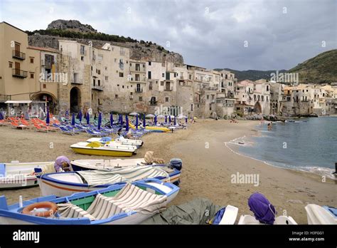 Sicily, (Palermo, Italy) the ancient fishing village of Cefalù Stock Photo - Alamy