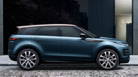 The Luxurious Design of the 2024 Range Rover Evoque