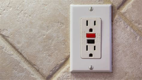 10 Types Of Electrical Outlets Commonly Found In Every Home