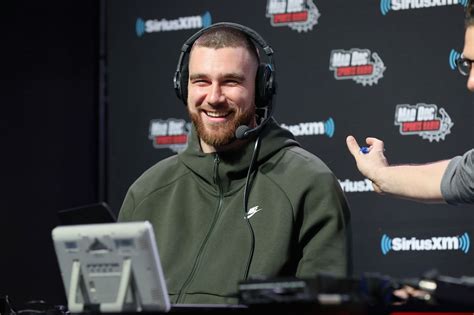 Chiefs’ Travis Kelce emerges for first interview since Super Bowl LV - Arrowhead Pride