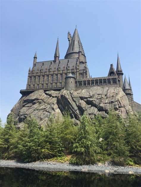 Hogwarts Universal studios Japan | Hogwarts, Hogwarts castle, Hogwarts universal studios