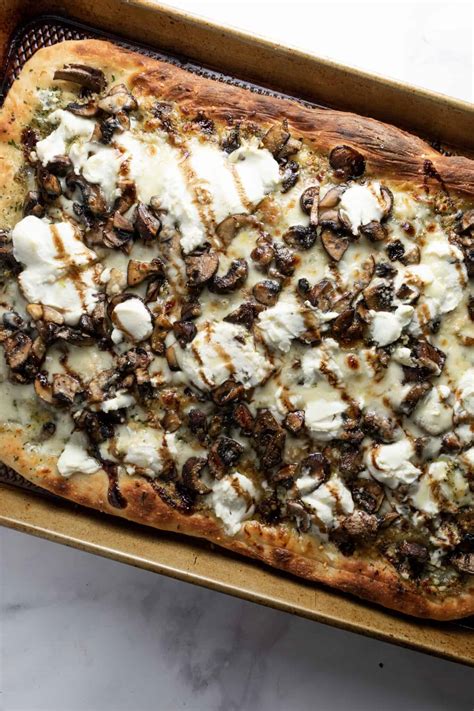 White Pesto Pizza with Mushrooms - Bite your Cravings