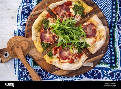 Wood fired pizza pizza oven Stock Photo - Alamy