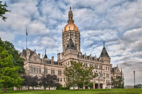 Ct State Capitol Building Photograph by Guy Whiteley