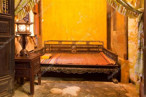 Interior of a traditional house in Hoi An, Vietnam — Stock Photo © erikdegraaf #20985165