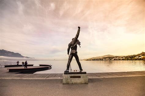 Freddie Mercury, the singer of the rock band Queen, settled in Montreux ...