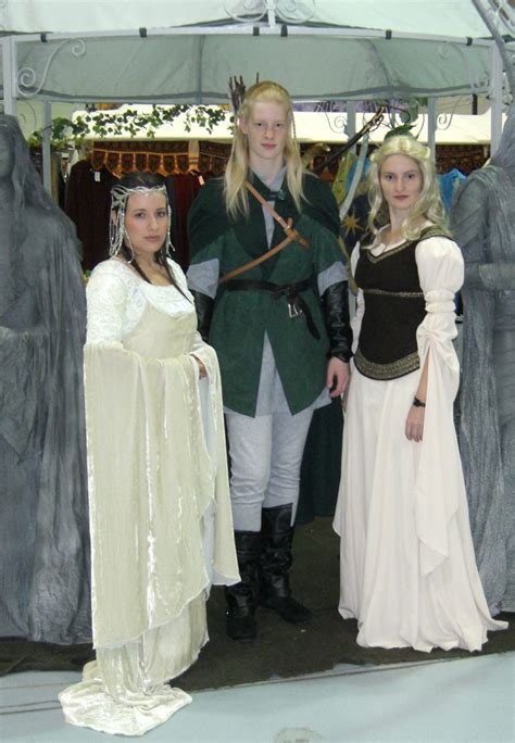 Shieldmaiden Gown – Mohmoh's costume portfolio