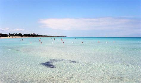 Iberostar Varadero beach on a warm day, facing west. Fancy a bit of beach shopping?