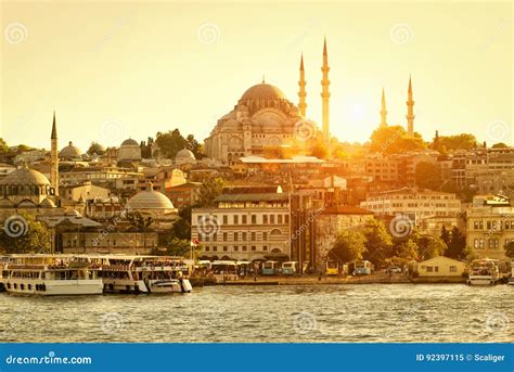 Golden Horn in Istanbul at Sunset, Turkey Stock Image - Image of mosque, embankment: 92397115