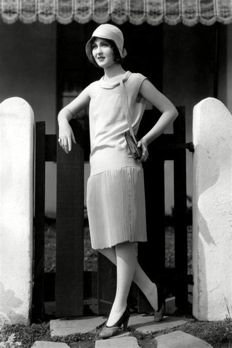 Calico and Lace: Fashion of American Women 1900-2000 Part 1